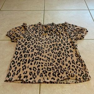 Size large, Leopard style